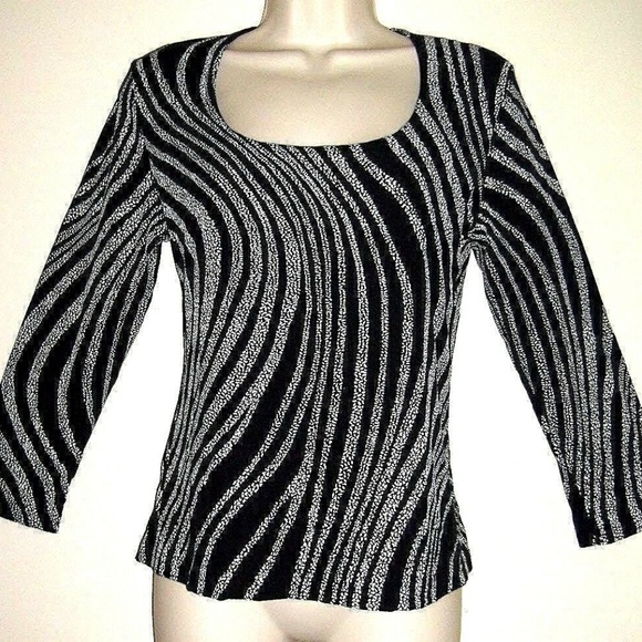 Susan Lawrence Tops - Beautiful Black White Wavy Lines Top Shirt